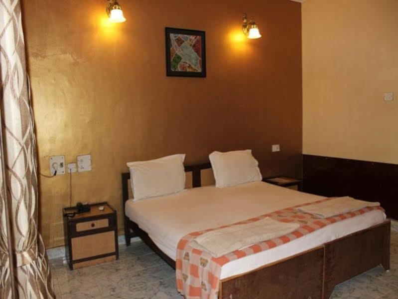 Dona Julia Beach Resort 칼랑굿 외부 사진